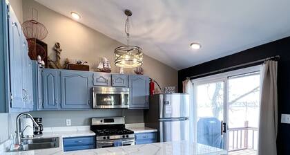 Serene & Cozy Waterfront Home with Breathtaking Sunset Views, Pet Friendly!