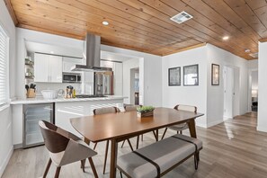 Dining - Freshly Renovated Midtown Phoenix Retreat with Pool (Phoenix)