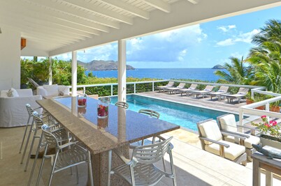 Luxury villa with magnificent sea view