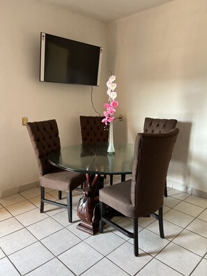 Unclassified image, 3 of 20, button