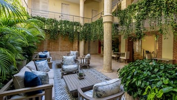 TV LCD 32 polegadas com canais a cabo, TV, pisos aquecidos