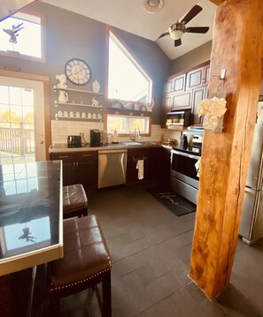 Fridge, microwave, oven, stovetop - Beautiful Lakeside Retreat (Vermilion river county 24)