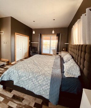 2 bedrooms, desk, free WiFi, bed sheets - Beautiful Lakeside Retreat (Vermilion river county 24)