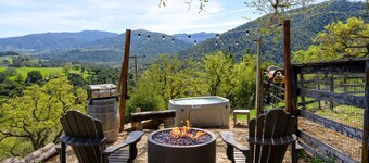 Unique Off-Grid experience with Stunning Views Close to Wine Tasting