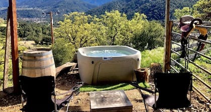 Unique Off-Grid experience with Stunning Views Close to Wine Tasting