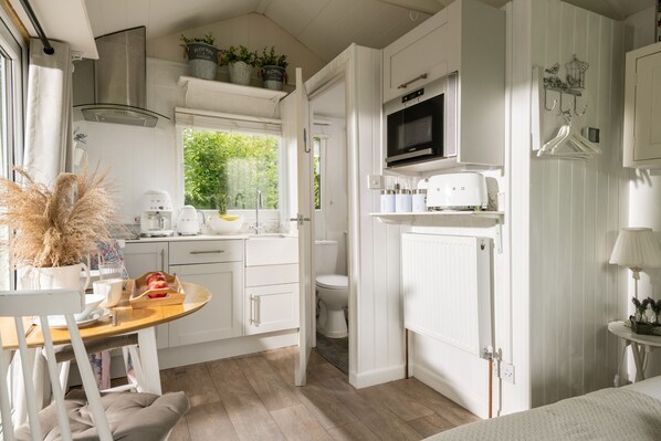 1 bedroom, iron/ironing board, free WiFi