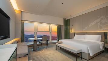 Deluxe Room, 1 King Bed, Non Smoking