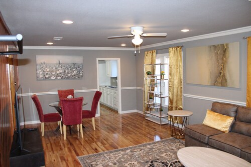 3BR House minutes from Downtown