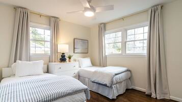 3 chambres, bureau, fer et planche à repasser, Wi-Fi gratuit