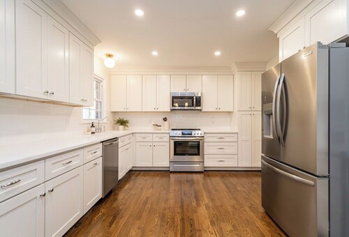 Stylish & Comfy North Hills Getaway! 