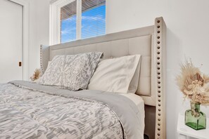 3 bedrooms, desk, iron/ironing board, free WiFi