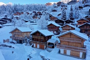 Exterior - Detached chalet for 8 with outdoor jacuzzi in Chatel Porte du Soleil (Châtel)