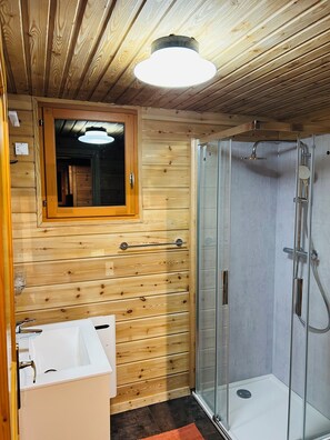Shower, towels