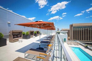 Piscine sur le toit