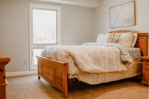 3 bedrooms, WiFi, bed sheets - Welcome to Lake Home at the Tee Box – Your Lake Home Away From Hom (Bronston)