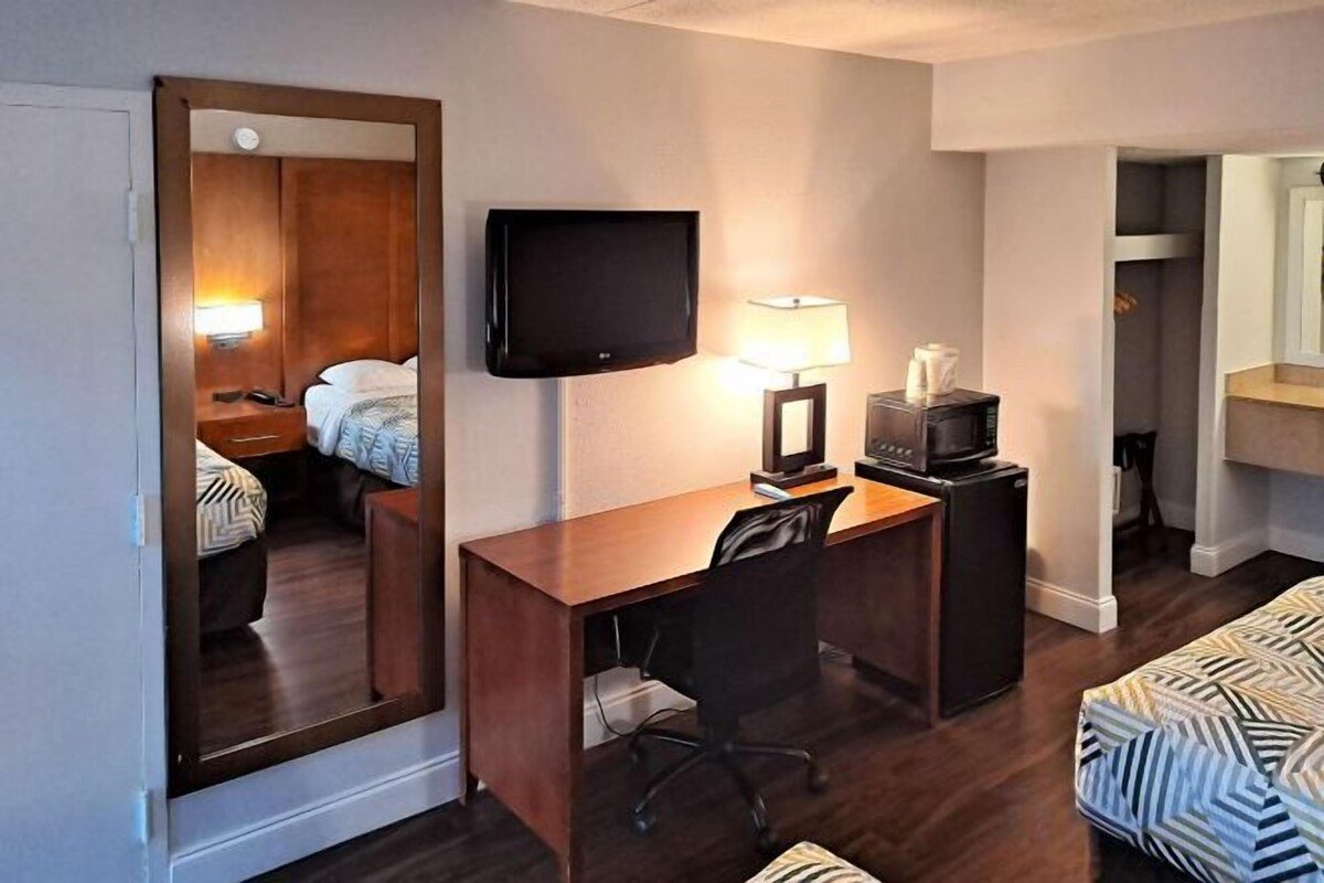 In-room safe, desk, laptop workspace, iron/ironing board