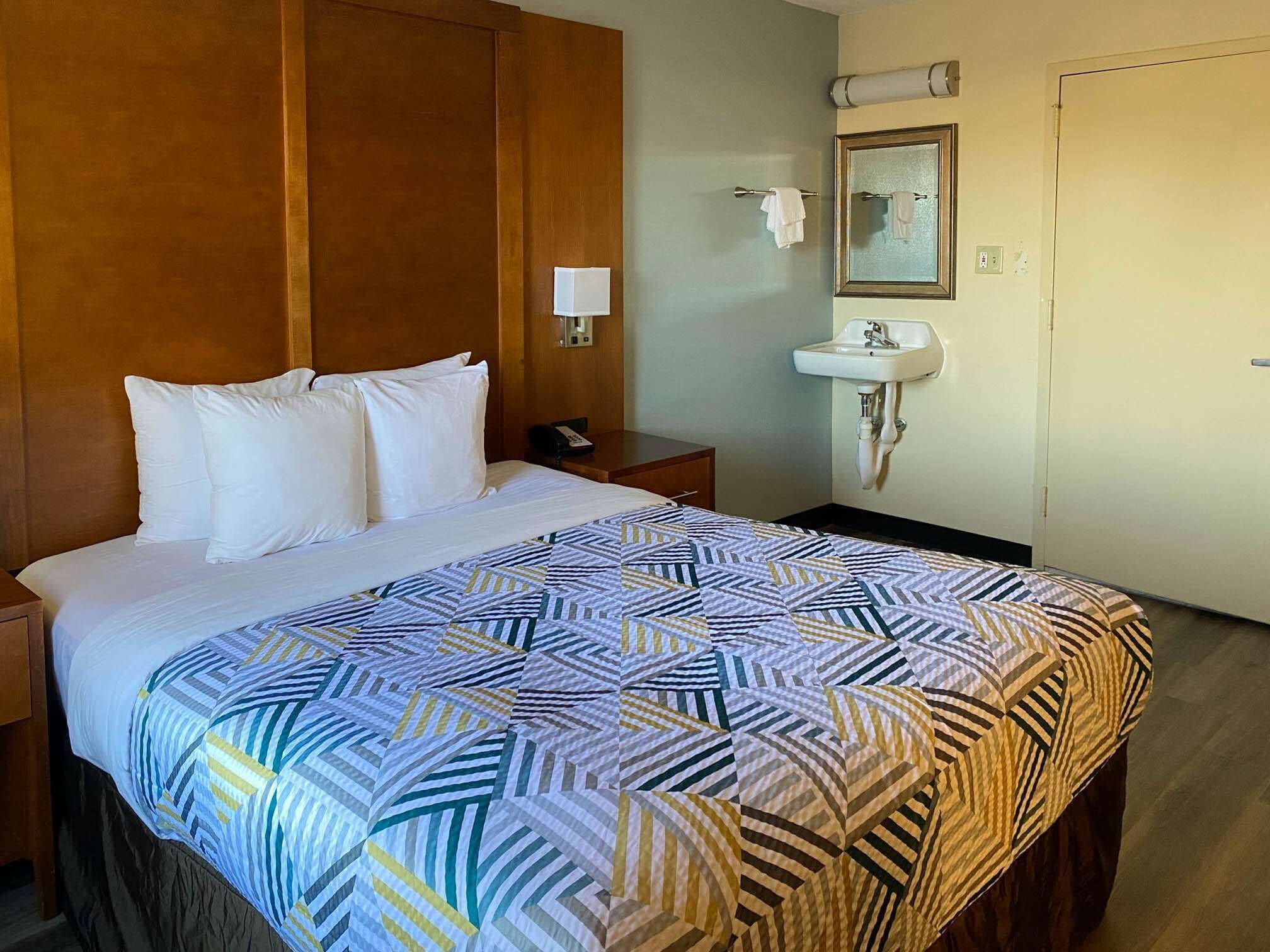 In-room safe, individually furnished, desk, laptop workspace