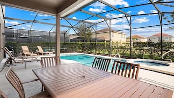 Villa, 5 Bedrooms | Property grounds