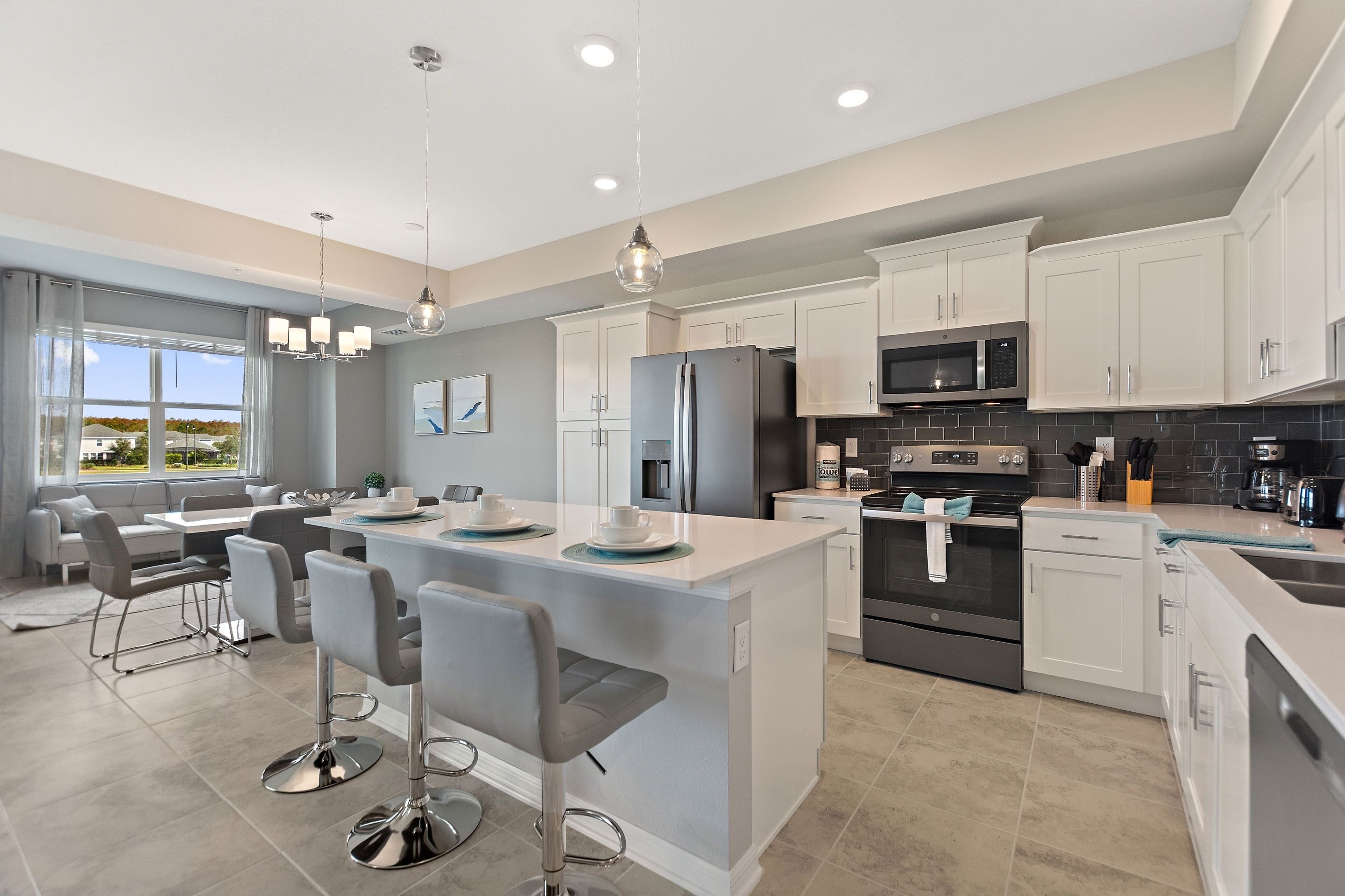 Condo, 2 Bedrooms | Private kitchen | Fridge, oven, coffee/tea maker, toaster