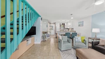 House, Multiple Beds, Balcony | Living area | 40-inch TV with cable channels
