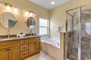 Villa, 5 habitaciones | Baño | Toallas y shampoo 