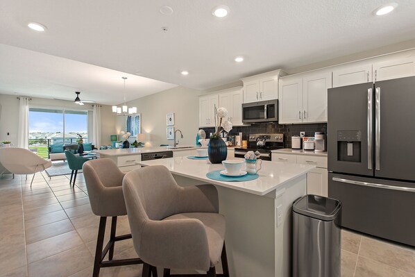 Condo, 2 Bedrooms | Private kitchen | Fridge, oven, coffee/tea maker, toaster