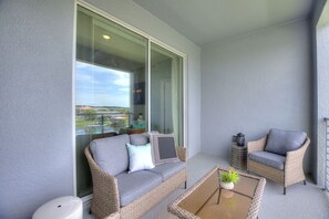 Condo, 2 Bedrooms | Property grounds