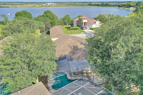 Gold Rest @ Calabay Parc Tower Lake By Shine 412 4 Bedroom Villa