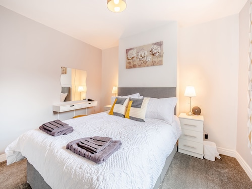 Buttercup Apartment - UK42382