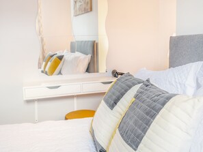 1 bedroom, free WiFi, bed sheets