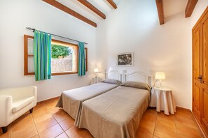 3 bedrooms, iron/ironing board, travel crib, free WiFi