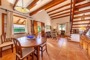 Interior - Detached Family Villa, A/C, Private Pool & Mountain Views, just 10 mins walk to Old Town Pollenca! (Pollença)