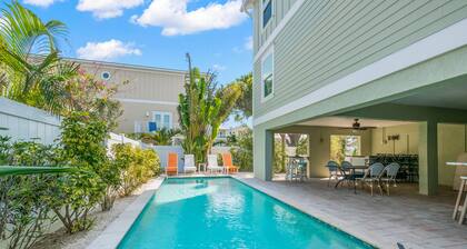 Family Tides – AMI Two-Unit Retreat w/ Pool, Rooftop Deck & Gulf/Bay Views