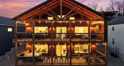 New! Pools, Hot Tub, Theater+Game Rm, LAKE Views