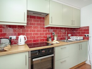 Highchair - 1 bedroom accommodation in Lympstone (Lympstone)