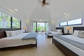 5 habitaciones, tabla de planchar con plancha y cuna de viaje