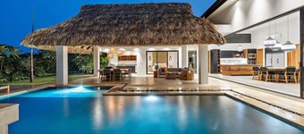 Tropical VIBES. Your 5 star private escape