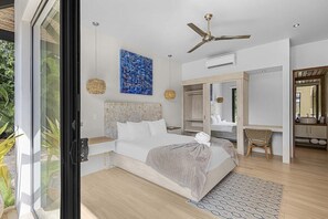 4 bedrooms, desk, iron/ironing board, travel cot - Casa Prana (Reserva de Golf 84, Hacienda Pinilla)