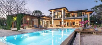 This house is a 5 bedroom(s), 5.5 bathrooms, located in Las Golondrinas, Hacienda Pinilla, Provincia de Guanacaste.
