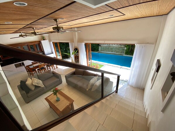 TV - UM3001-3Bdroom En-closed Living room in Umalas (Bali)