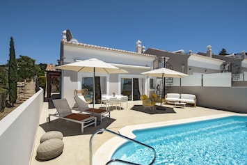 Private pool and terrace