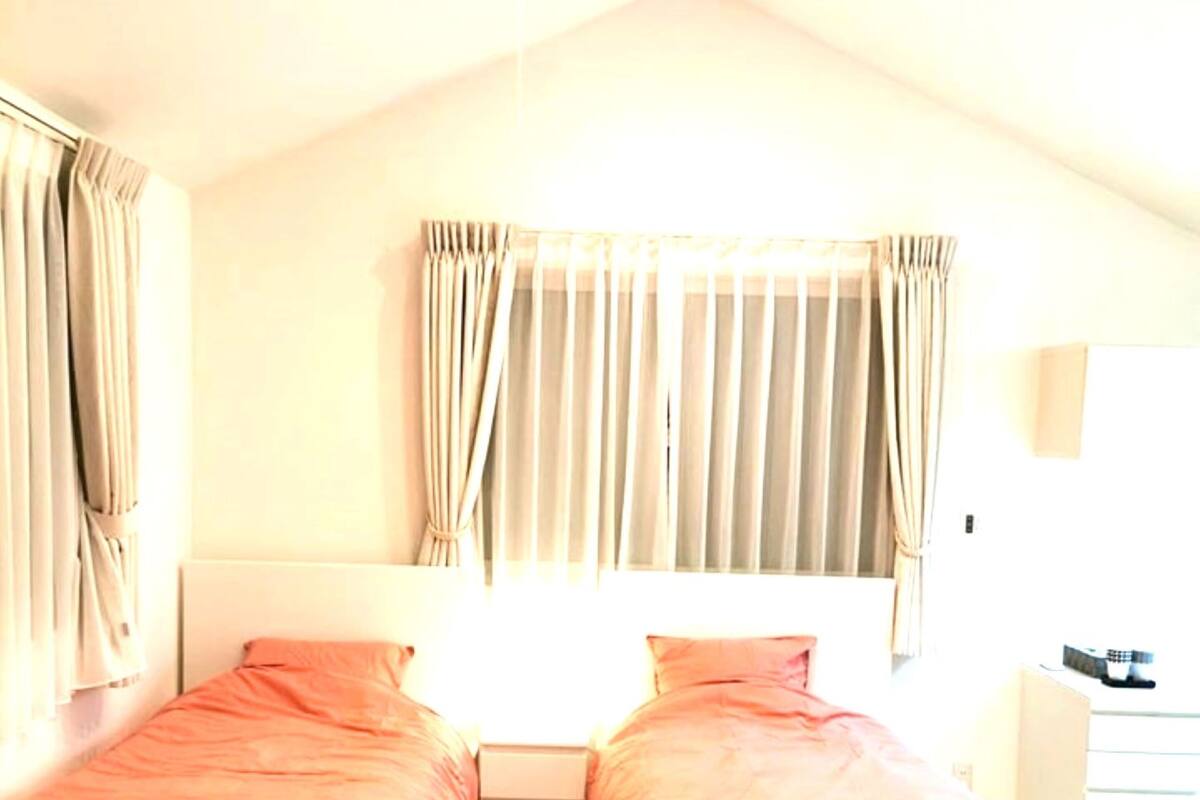 Comfort Room, 2 Bedrooms, Non Smoking | Desk, laptop workspace, free WiFi, individually decorated