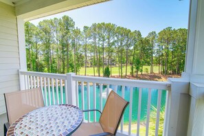 Outdoor dining - Massive Waterfront Pool! Lakefront Condo Famous Barefoot Resort (North Myrtle Beach)