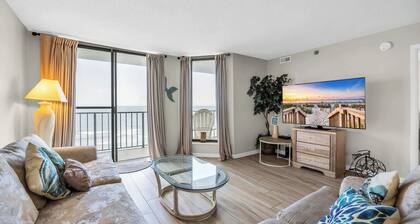 Huge Oceanfront End Unit Top Location with Pool