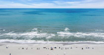 Huge Oceanfront End Unit Top Location with Pool