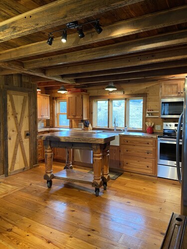 Circa 1850s fully renovated Vermont farmhouse less than 15 miles from Jay Peak