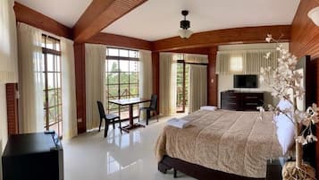 Standard Room | In-room safe, desk, laptop workspace, free WiFi