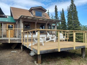 Terrace/patio - Authentic Alaskan cabin experience near the heart of Denali (Healy)