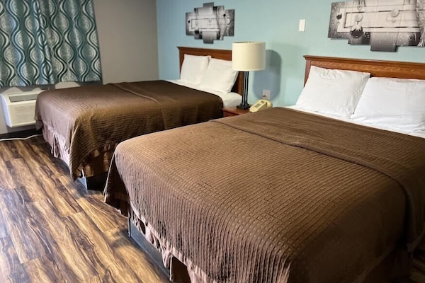 Kedap suara, setrika/meja setrika, Wi-Fi gratis, dan seprai linen