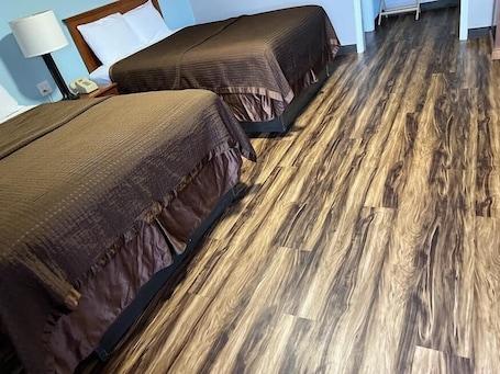 Sistema de insonorización, tabla de planchar con plancha y wifi gratis . RIVERSIDE MOTEL